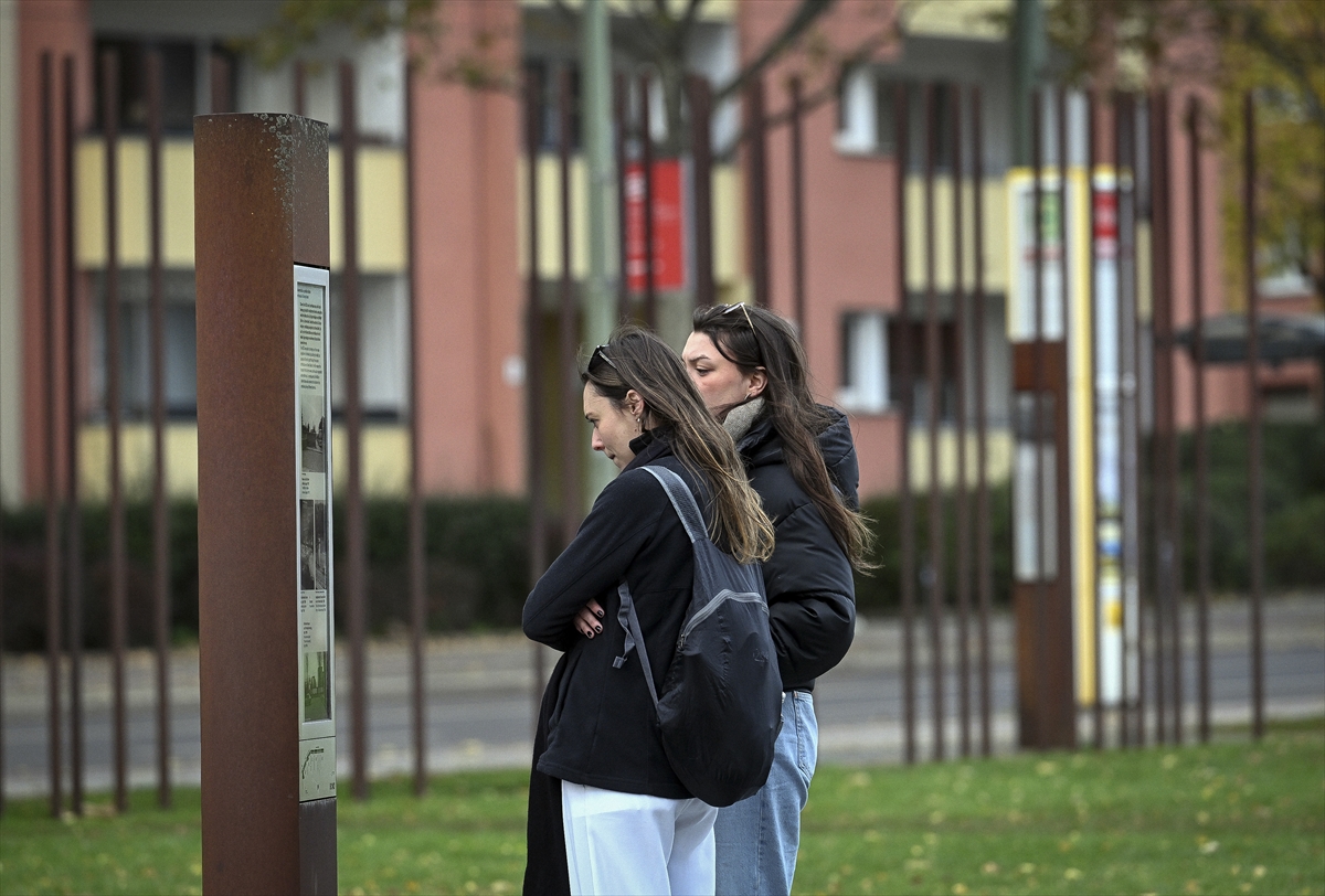 "Berlin Duvarı"nın yıkılışının üzerinden 34 yıl geçti