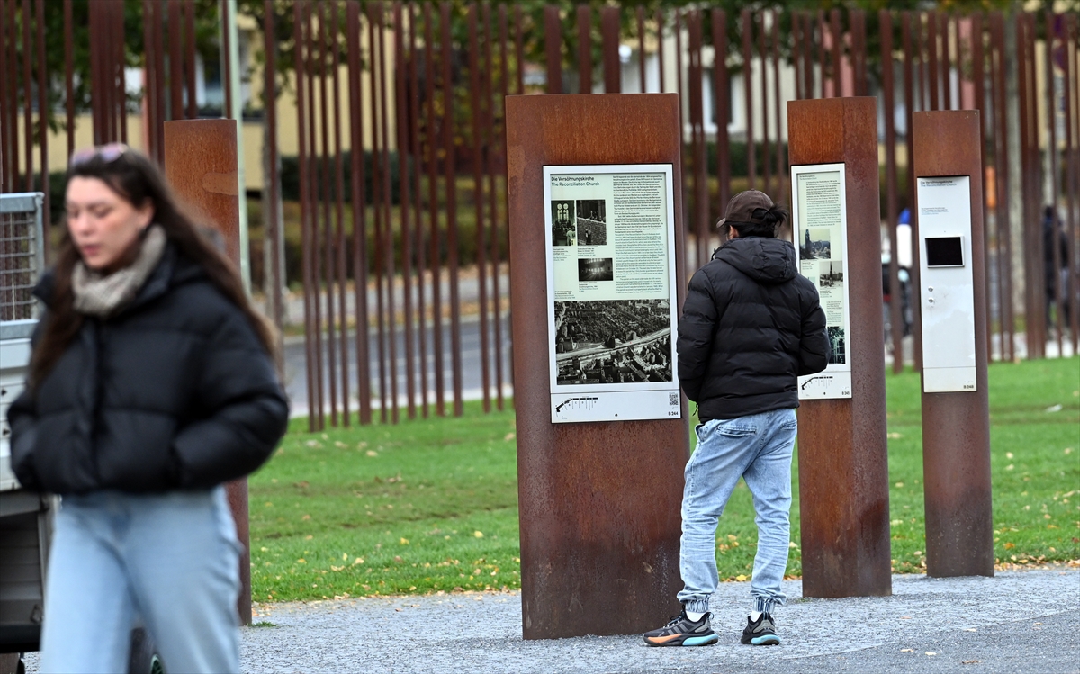"Berlin Duvarı"nın yıkılışının üzerinden 34 yıl geçti