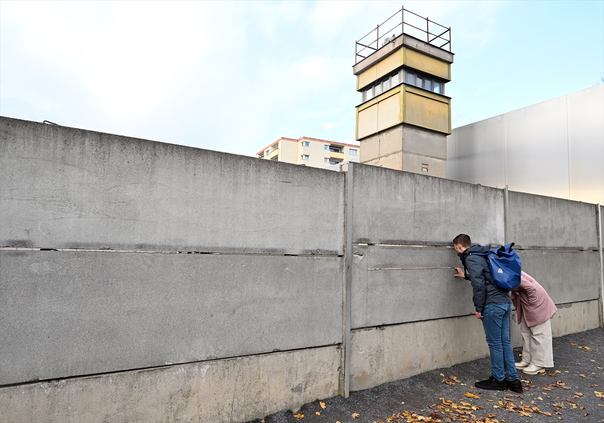 "Berlin Duvarı"nın yıkılışının üzerinden 34 yıl geçti