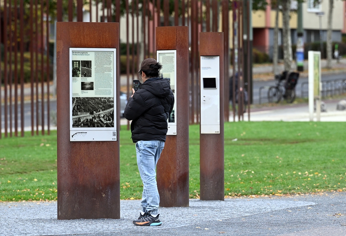 "Berlin Duvarı"nın yıkılışının üzerinden 34 yıl geçti