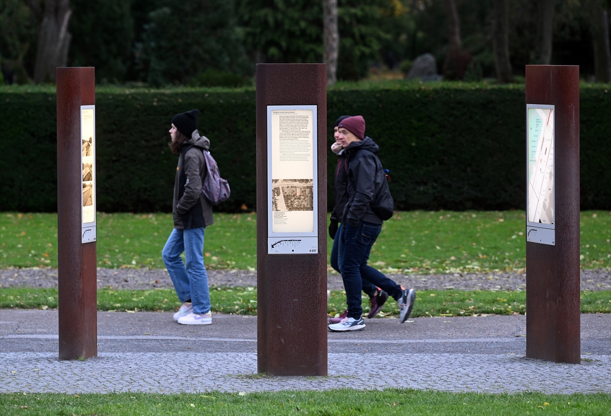 "Berlin Duvarı"nın yıkılışının üzerinden 34 yıl geçti