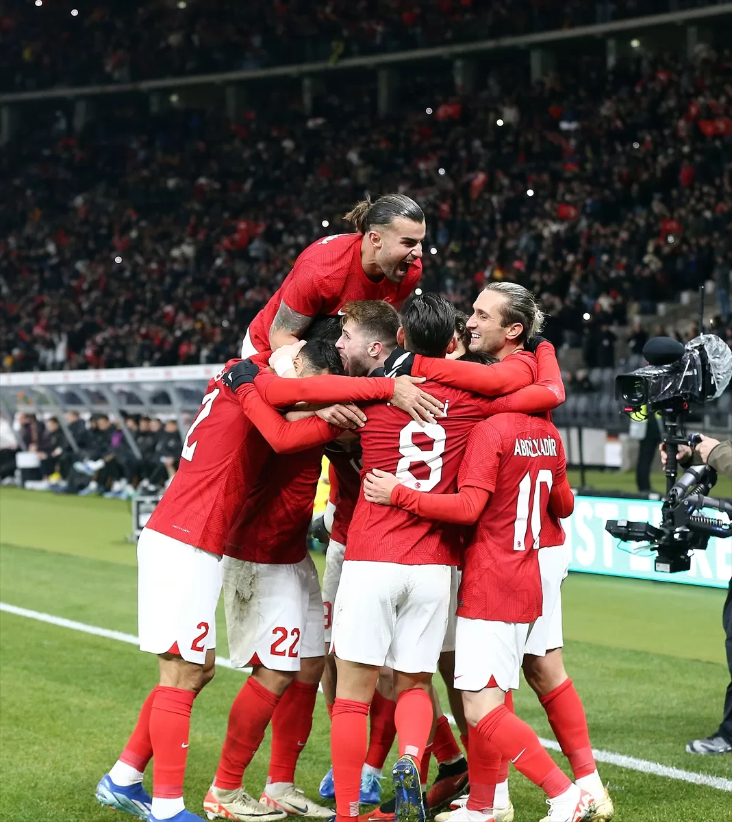 Türkiye deplasmanda Almanya'yı 3-2 mağlup etti