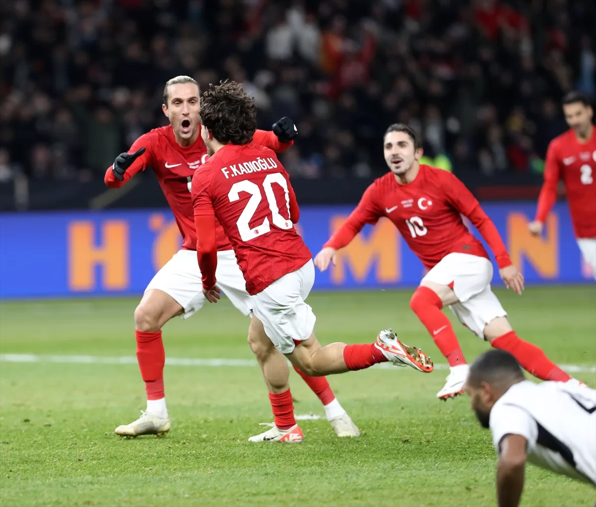 Türkiye deplasmanda Almanya'yı 3-2 mağlup etti
