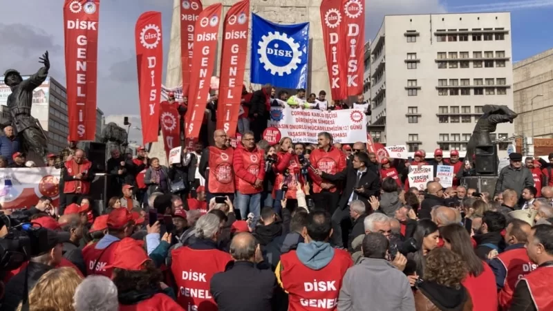 Çalışan ve emekliler “Gelirde Adalet Vergide Adalet” talebiyle başkentte meydana çıktı