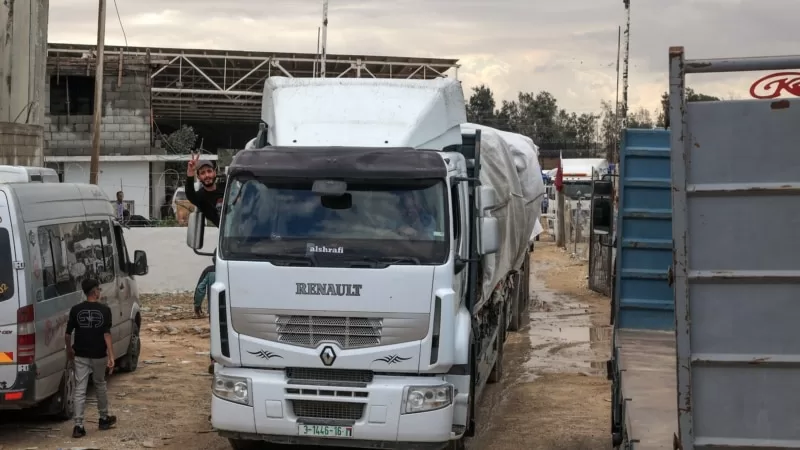 Gazze’ye 7 Ekim’den beri ilk kez şartlı yakıt sevkiyatı yapıldı
