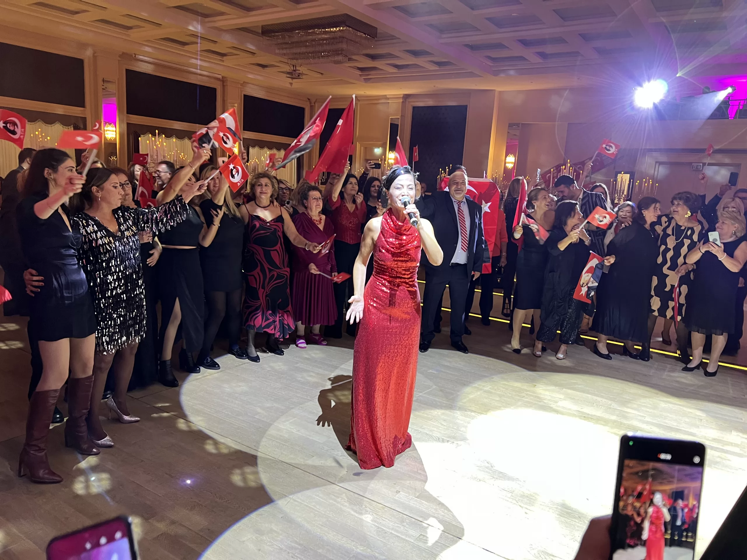 CHP Berlin Birliği Cumhuriyet`in 100. Yılını bir balo ile kutladı
