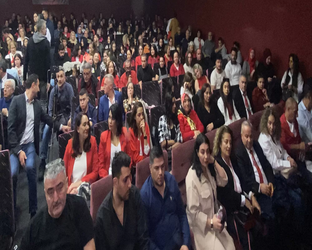 Cumhuriyet’in 100’üncü yılında sahnede