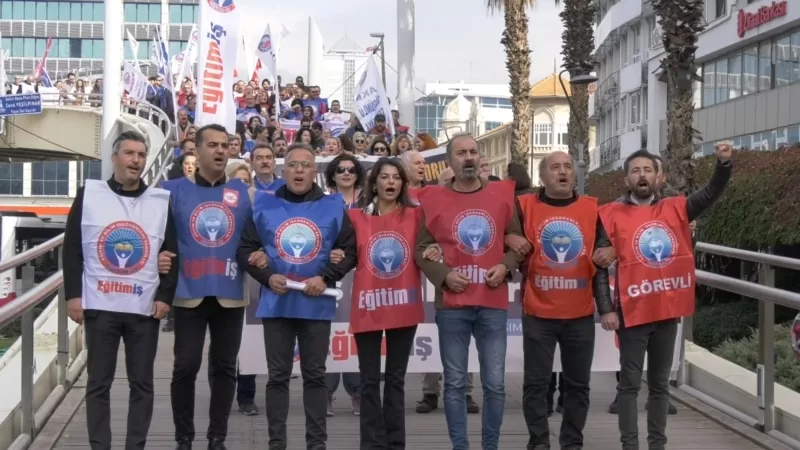 Öğretmenler iş bıraktı: “Geçinemiyoruz, barınamıyoruz, yaşayamıyoruz”