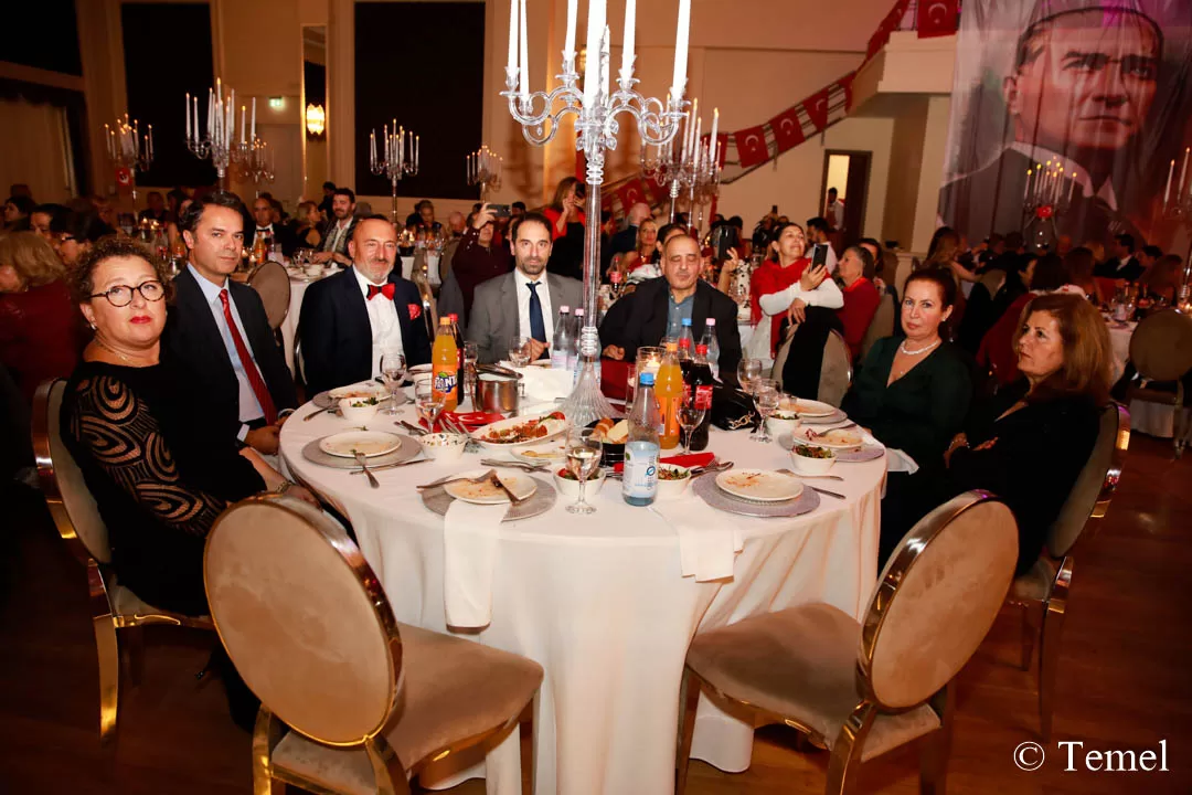 CHP Berlin Birliği Cumhuriyet`in 100. Yılını bir balo ile kutladı