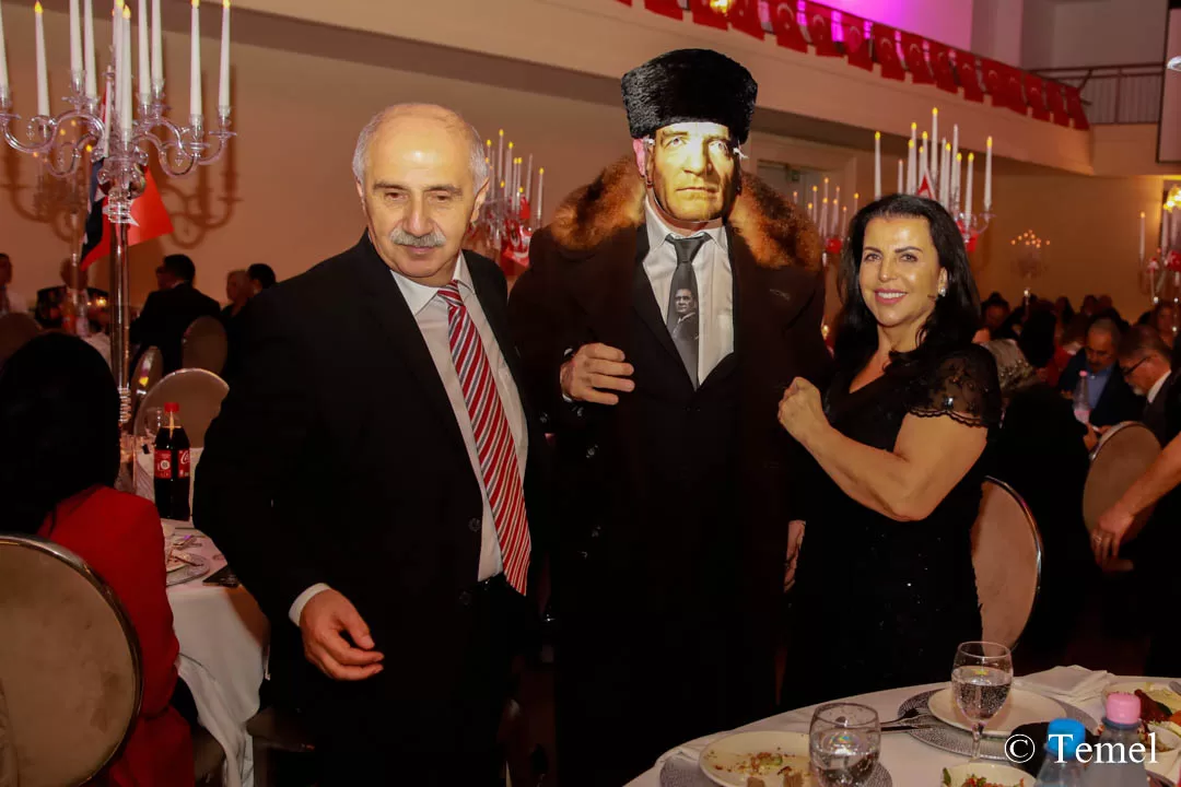 CHP Berlin Birliği Cumhuriyet`in 100. Yılını bir balo ile kutladı
