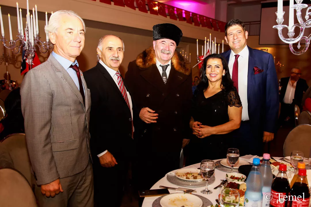 CHP Berlin Birliği Cumhuriyet`in 100. Yılını bir balo ile kutladı