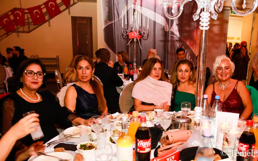 CHP Berlin Birliği Cumhuriyet`in 100. Yılını bir balo ile kutladı