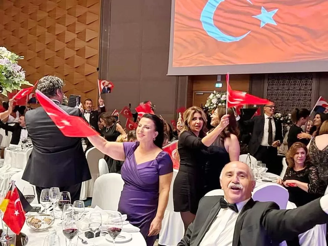 BETAK Cumhuriyetin 100. Yılını görkemli bir balo ile kutladı