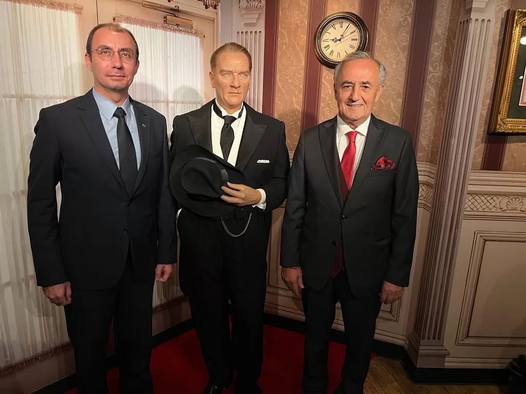 Atatürk'ün balmumu heykeli, Berlin'de ziyarete açıldı