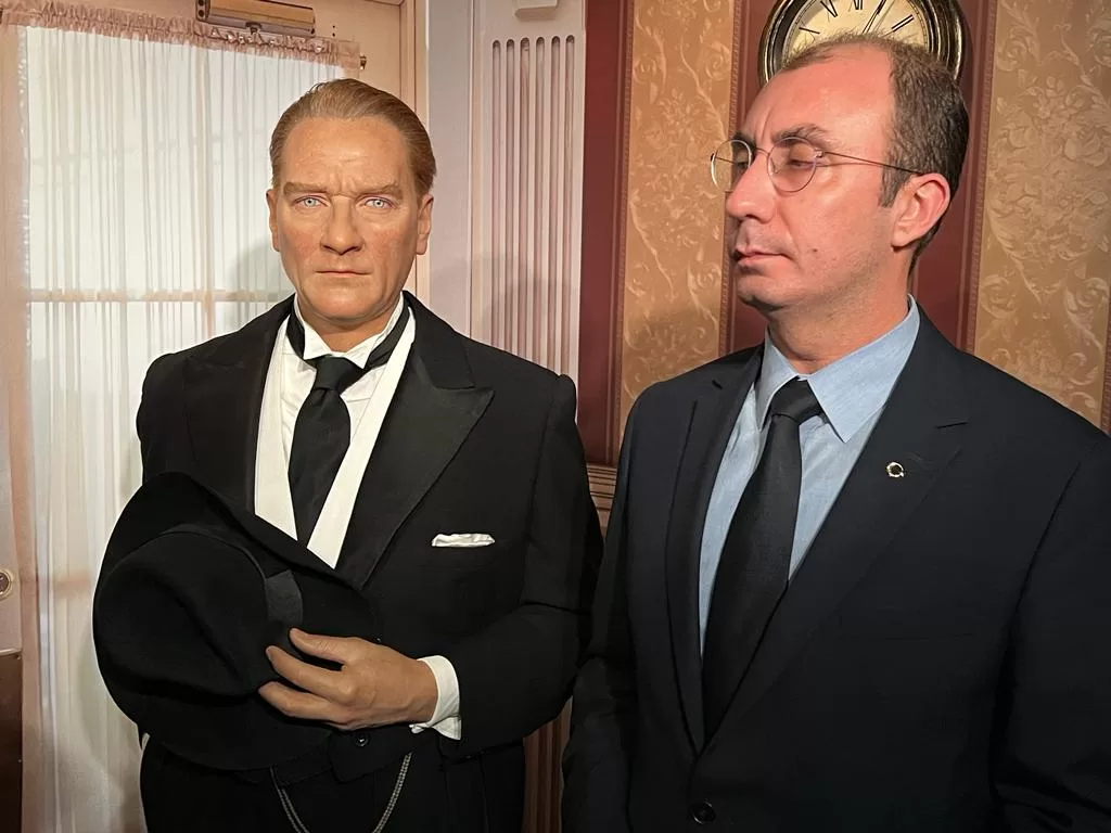 Atatürk'ün balmumu heykeli, Berlin'de ziyarete açıldı