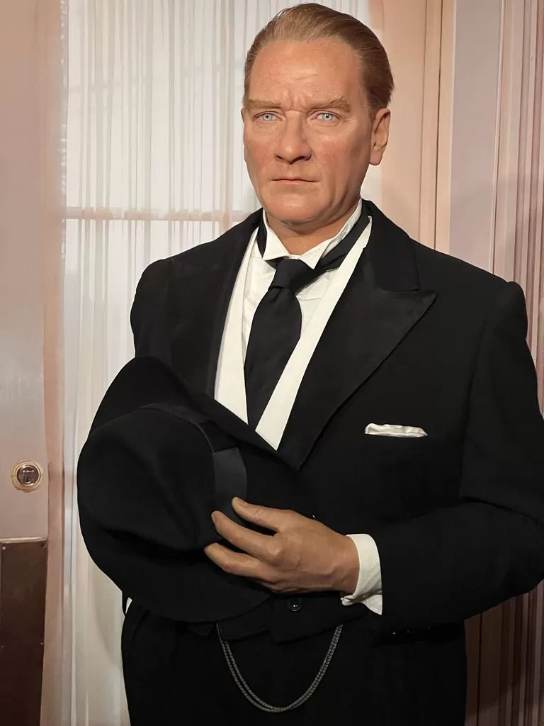 Atatürk'ün balmumu heykeli, Berlin'de ziyarete açıldı
