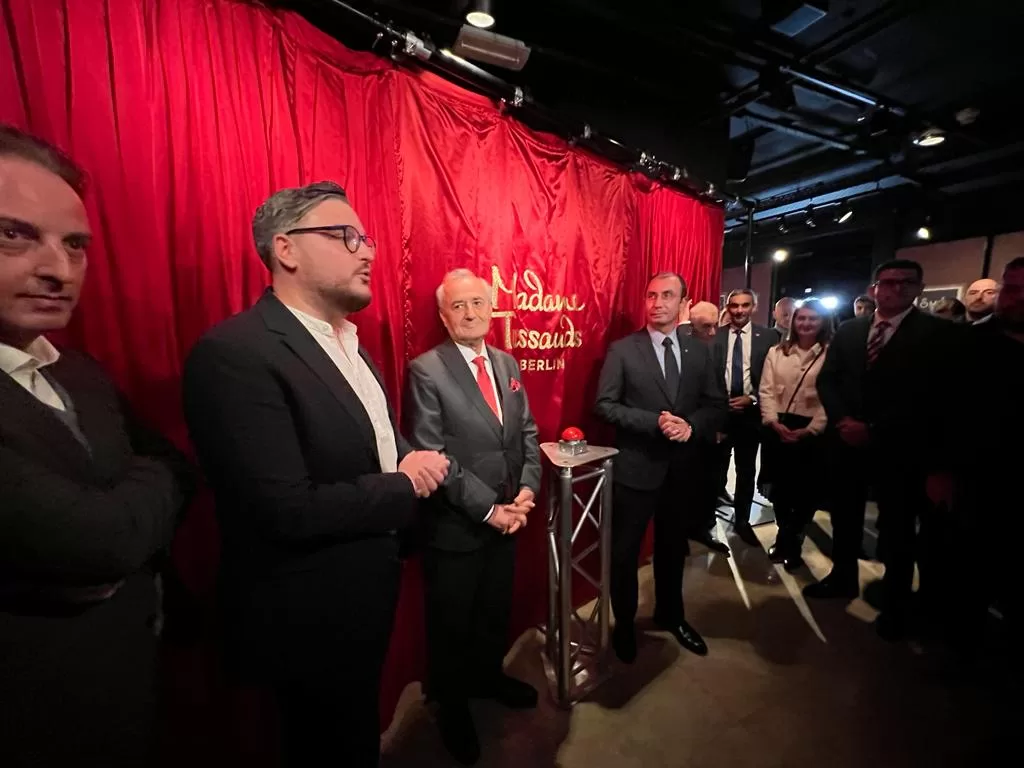 Atatürk'ün balmumu heykeli, Berlin'de ziyarete açıldı