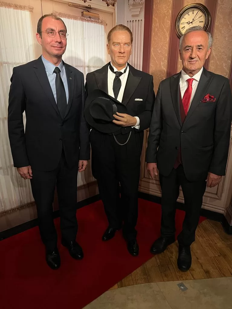 Atatürk'ün balmumu heykeli, Berlin'de ziyarete açıldı