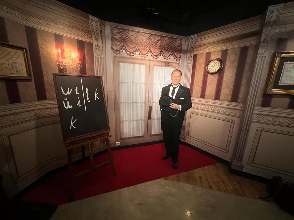 Atatürk'ün balmumu heykeli, Berlin'de ziyarete açıldı