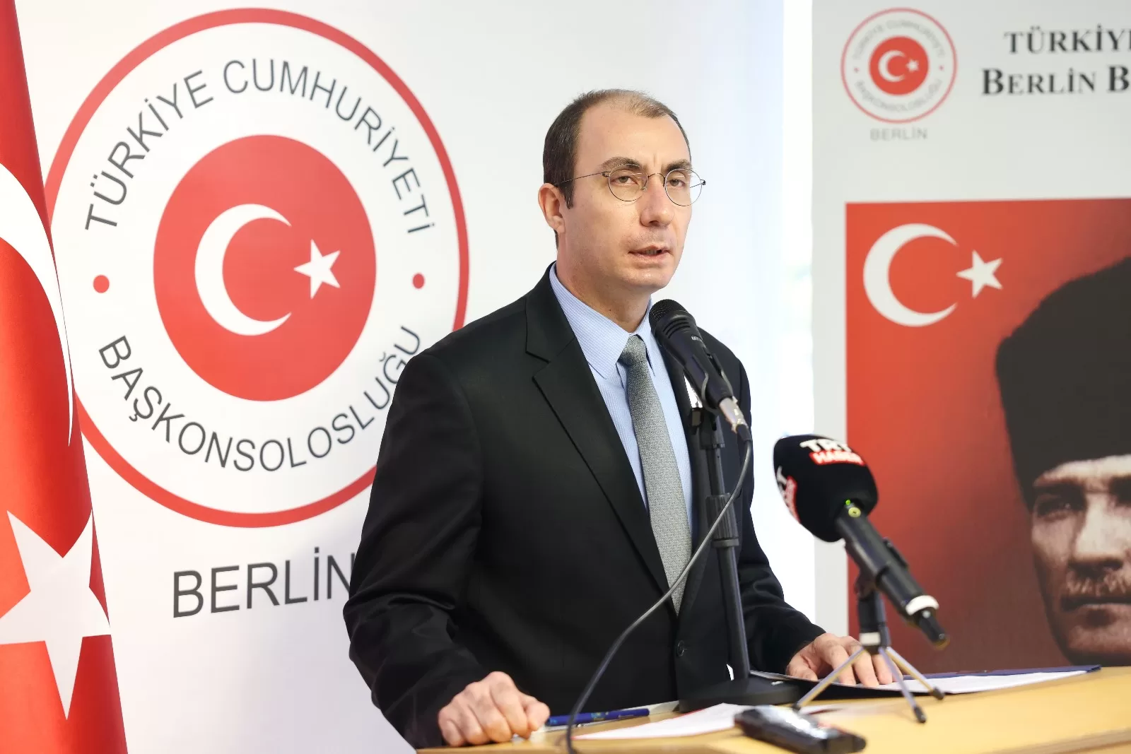 Ata`mız Berlin`de özlem, minnet, saygı ve sevgiyle anıldı