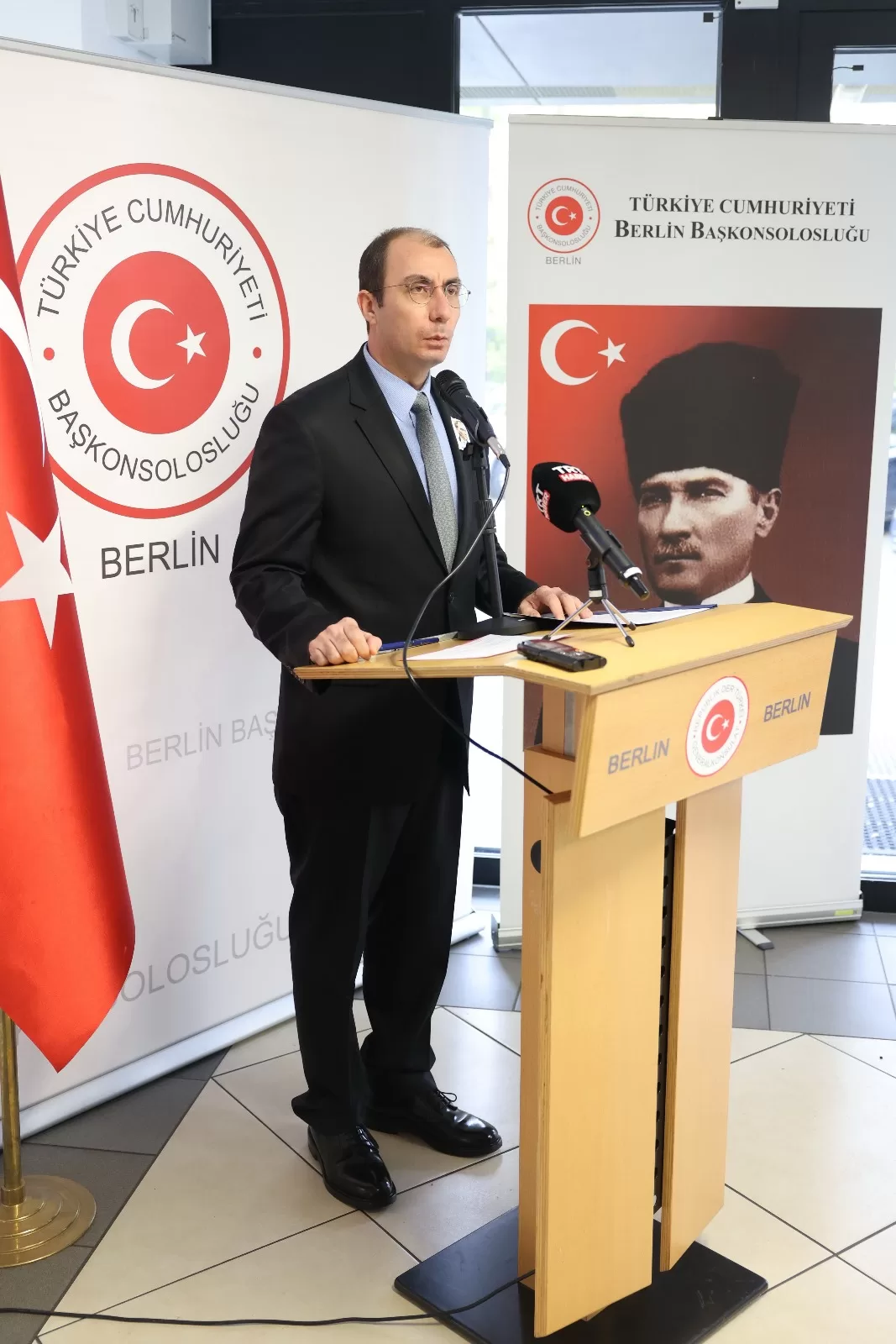 Ata`mız Berlin`de özlem, minnet, saygı ve sevgiyle anıldı