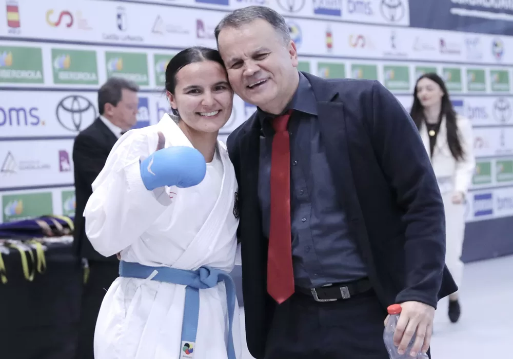 Karateci Gizem Buğur`a destek verelim