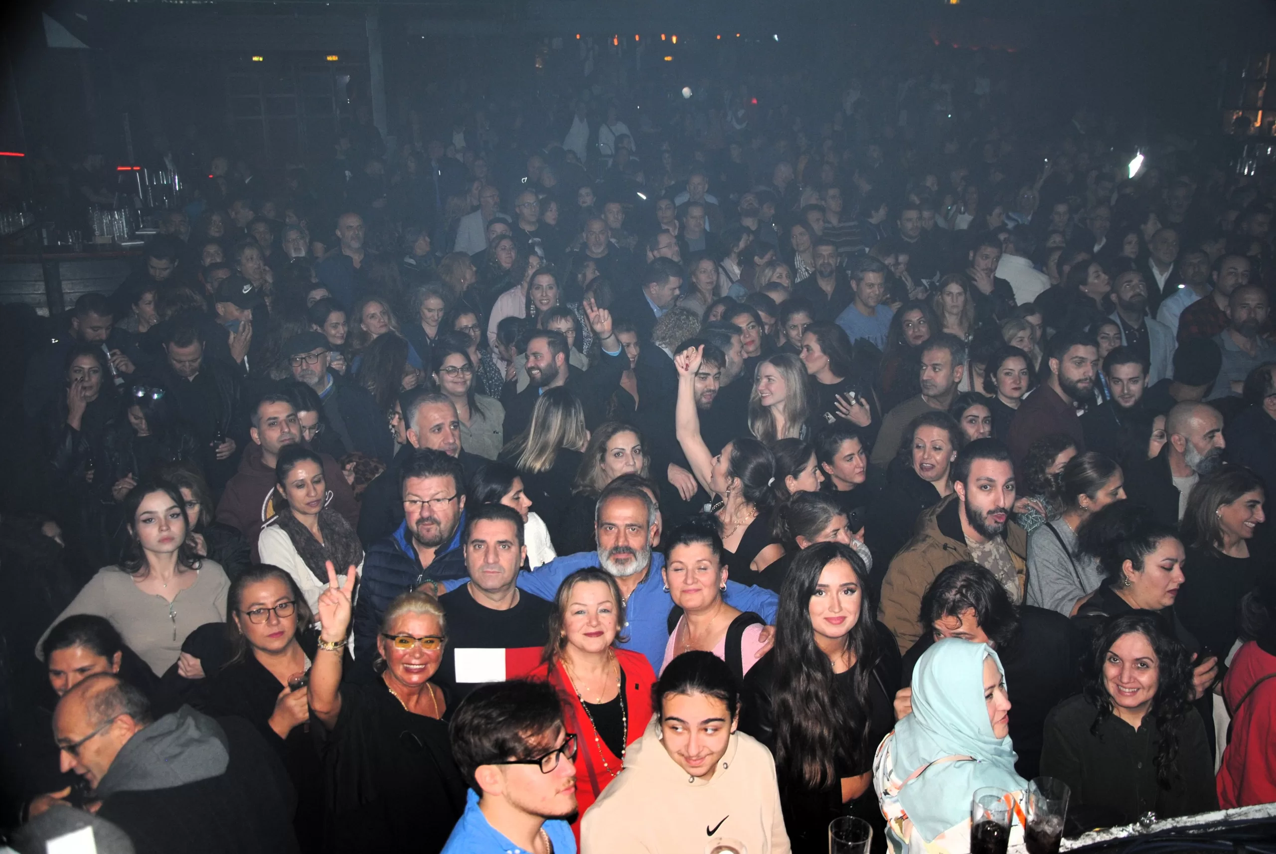 Haluk Levent Hamburg`u salladı