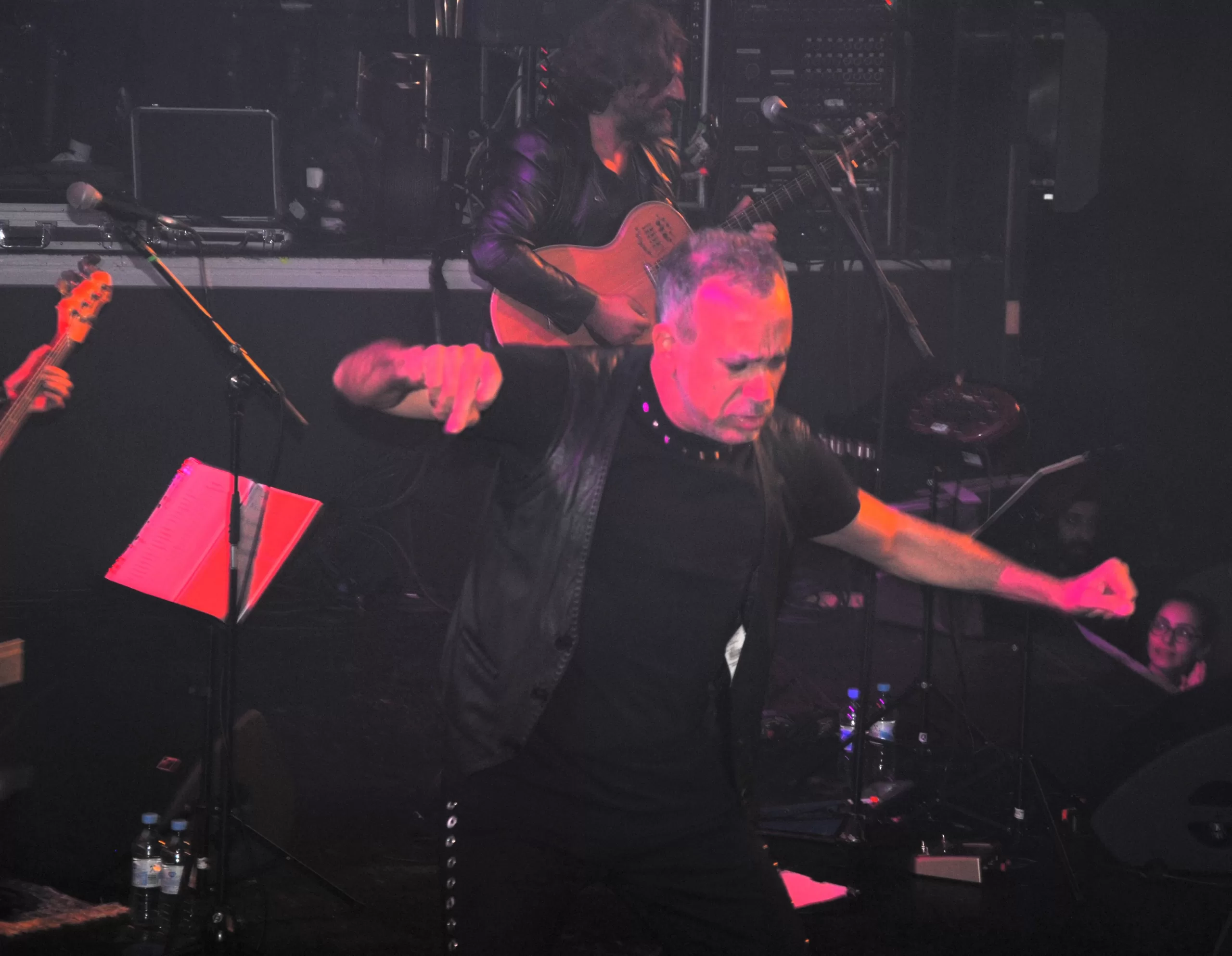 Haluk Levent Hamburg`u salladı