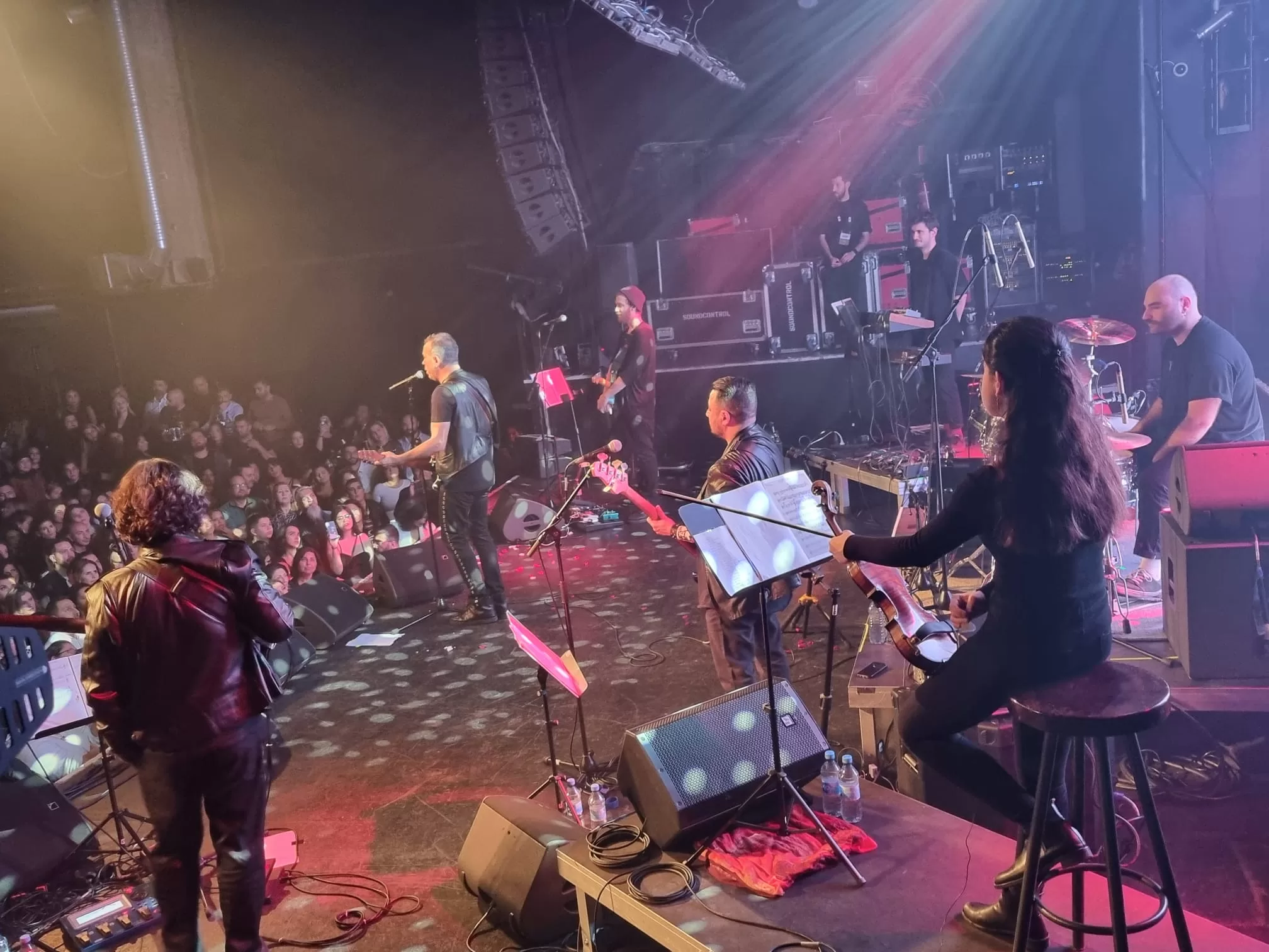 Haluk Levent Hamburg`u salladı