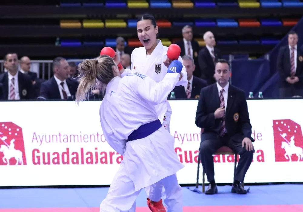 Karateci Gizem Buğur`a destek verelim