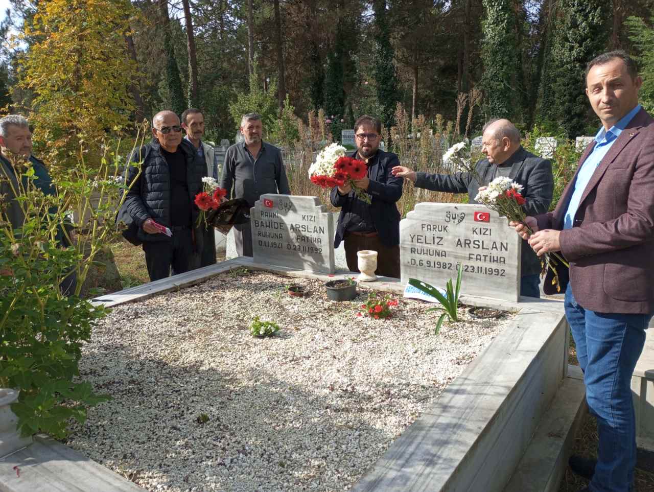 Mölln Katliamının Kurbanları Çarşamba‘da Mezarları Başında Anıldı