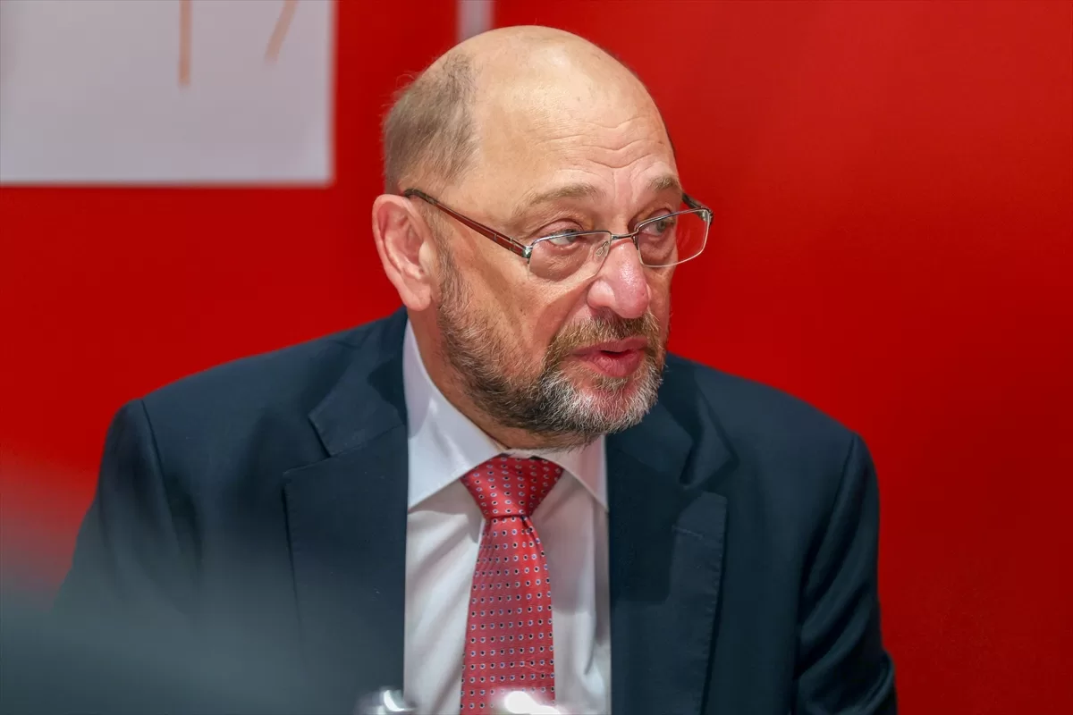 CHP Genel Başkanı Özel, Berlin’de eski Avrupa Parlamentosu Başkanı Schulz ile görüştü