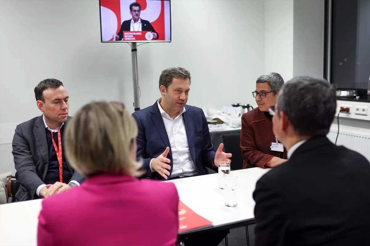 Almanya’da Sosyal Demokrat Parti’nin eş genel başkanları yeniden Esken ve Klingbeil oldu