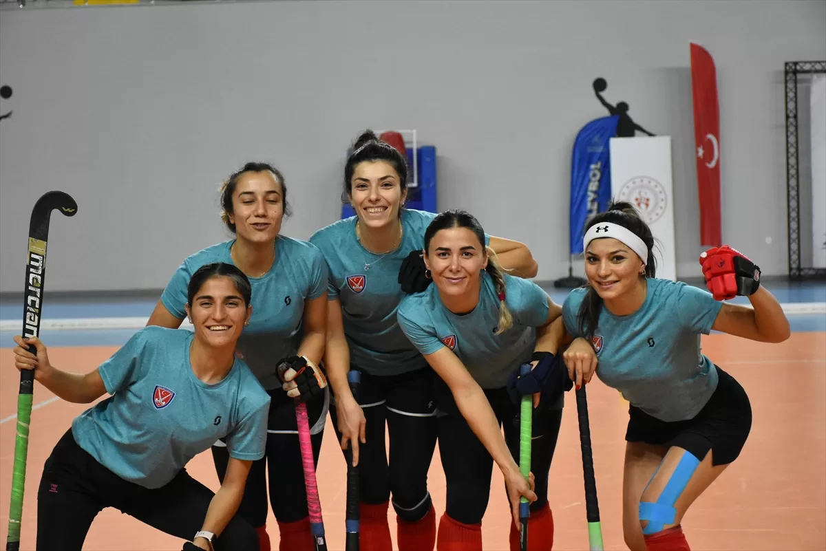 A Milli Kadın Hokey Takımı, Almanya'da gerçekleştirilecek 2024 Şampiyonası'na hazırlanıyor