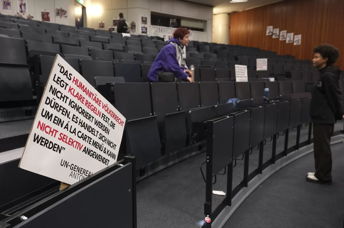 Berlin'de Gazze'deki soykırımı protesto eden öğrencilere polis müdahalesi