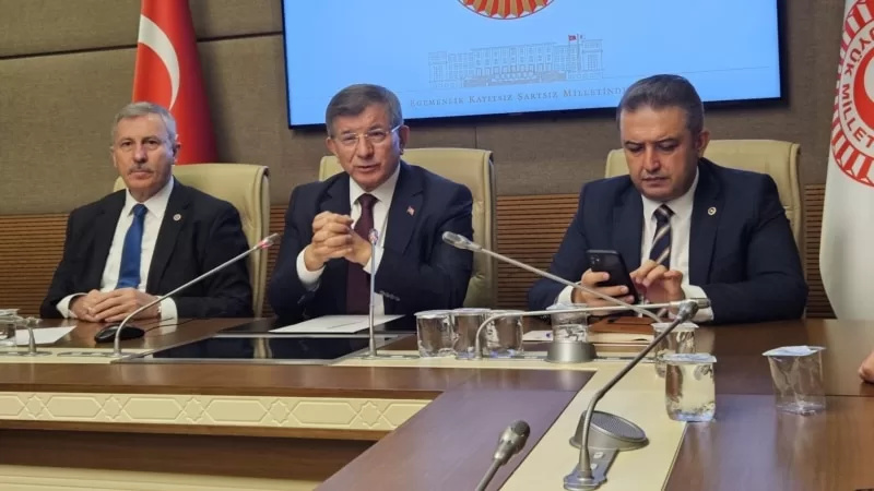 “Halkı aldatmaya yönelik propaganda yapıyor”