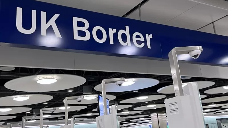 İngiltere göçü azaltmak için daha sıkı vize önlemleri açıkladı