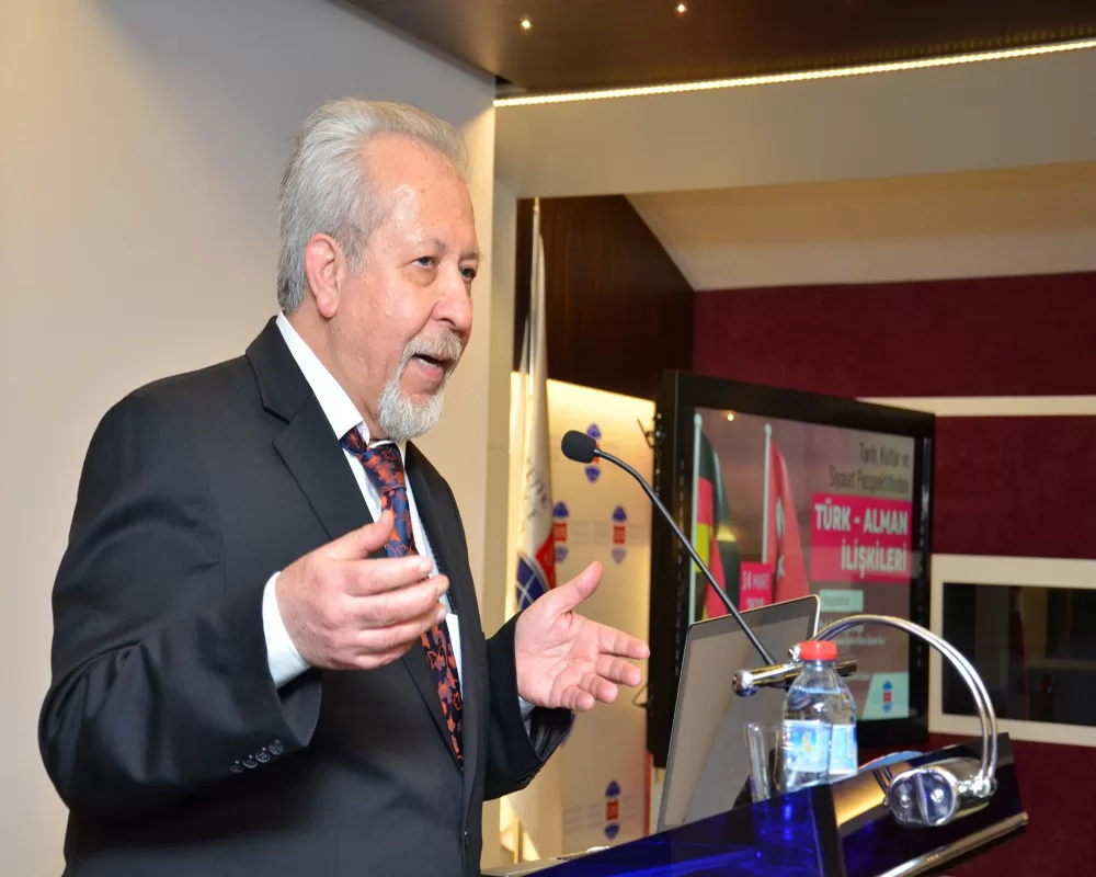 ‘Tarih, olmuş ile bitmişin hikâyesi değildir’
