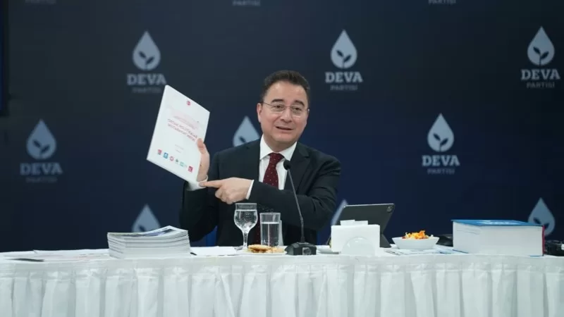 “Merkez Bankası Başkanı herkese eş zamanlı açıklama yapmalı”