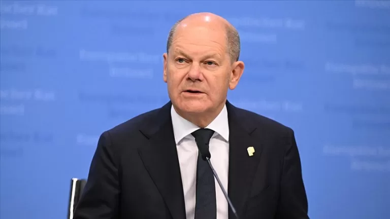 Scholz, AB Liderler Zirvesi’nde alınan kararları “tarihi” olarak nitelendirdi