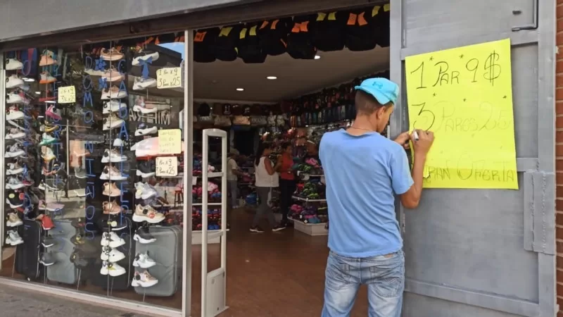 Venezuela’da dolar bir yılda iki katına çıktı