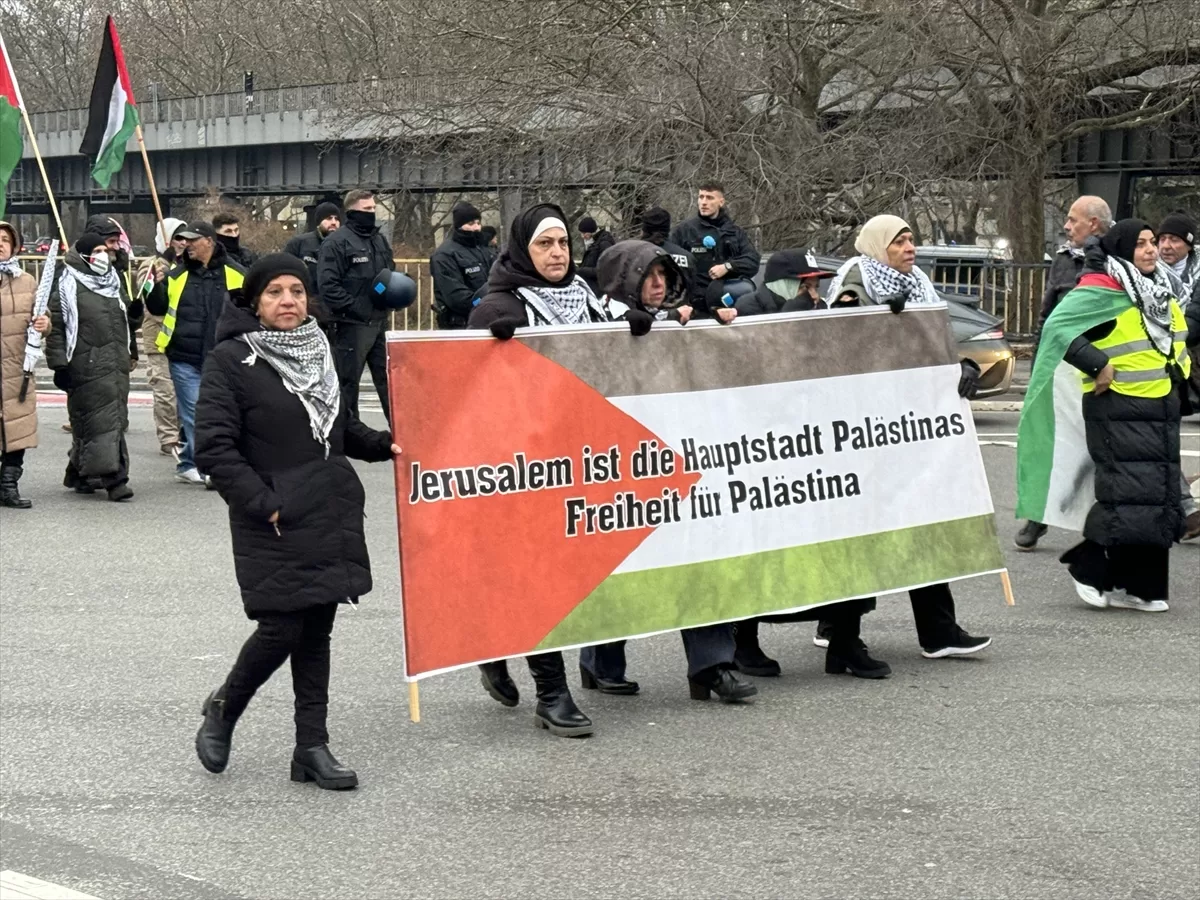 Berlin'de Filistin'e destek gösterisi yapıldı