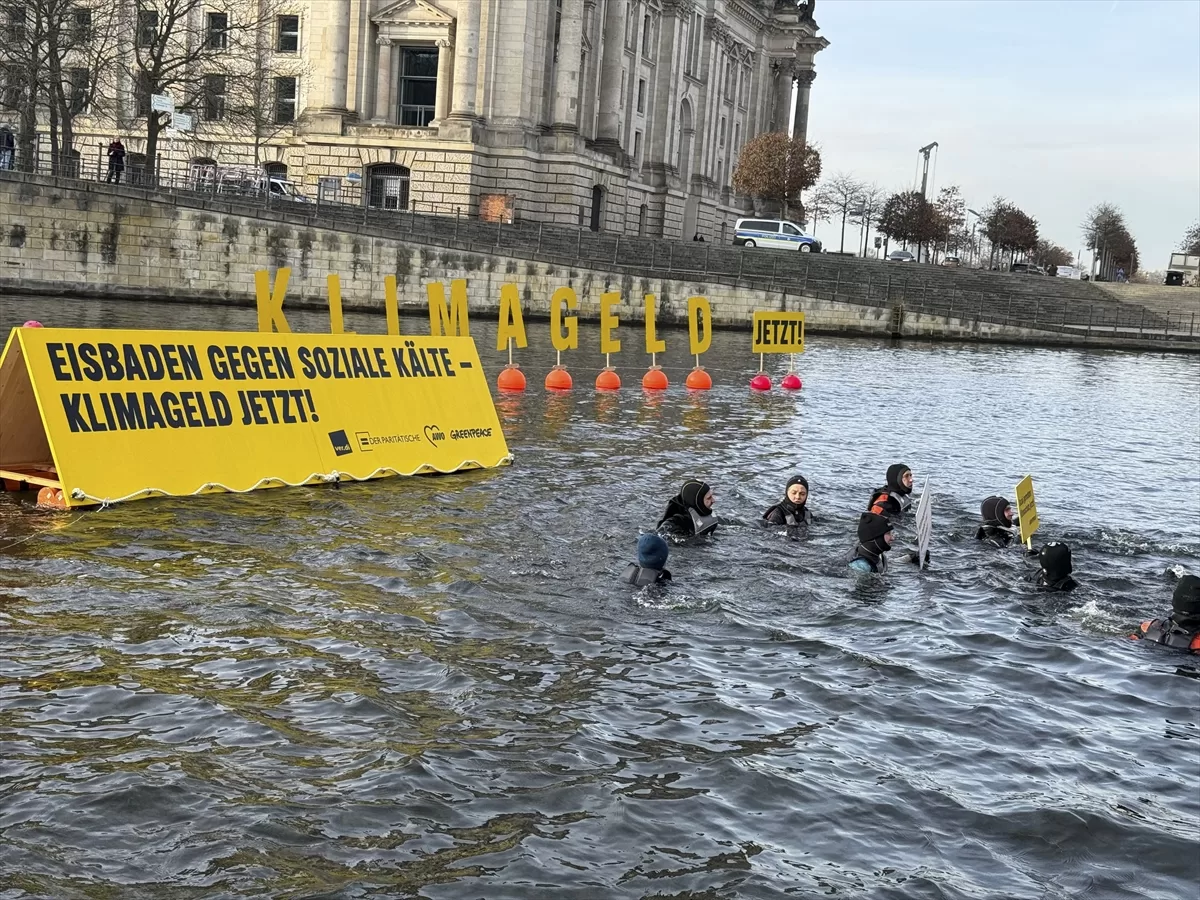 Greenpeace, Alman hükümetinin iklim politikasını protesto etti