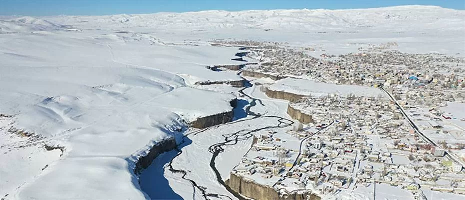 Ağrı'nın tarihi ve doğal güzellikleri kışın da fotoğraf tutkunlarını ağırlıyor