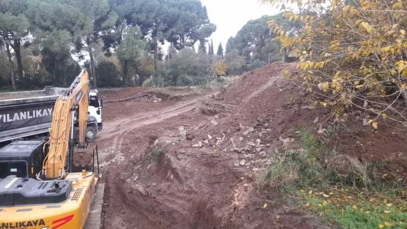 Bornova Anadolu Lisesi koruluğundaki anaokulu inşaatı durduruldu