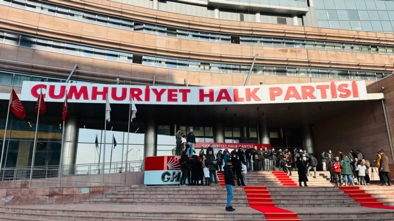 CHP Antalya'da Böcek ile devam dedi, İstanbul'da ilçeleri kararlaştırdı