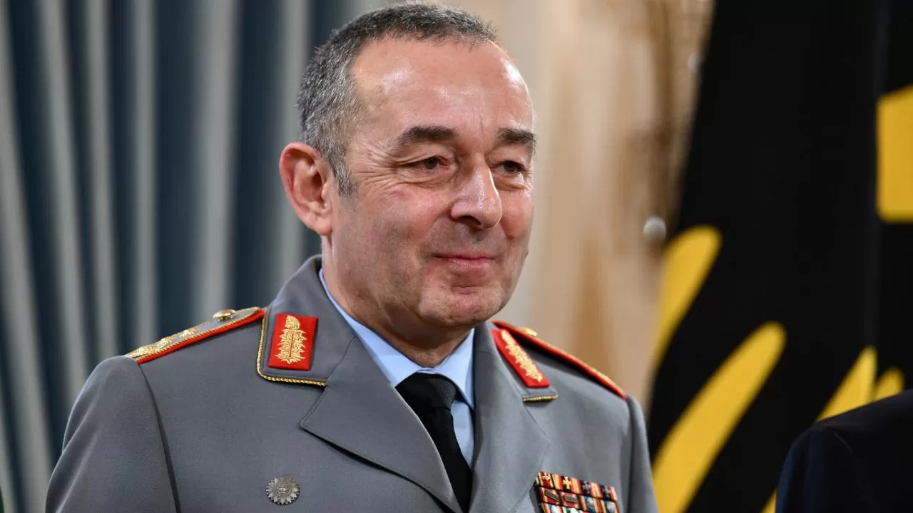 "Ordu ülkeyi iyi şekilde savunacak durumda değil"