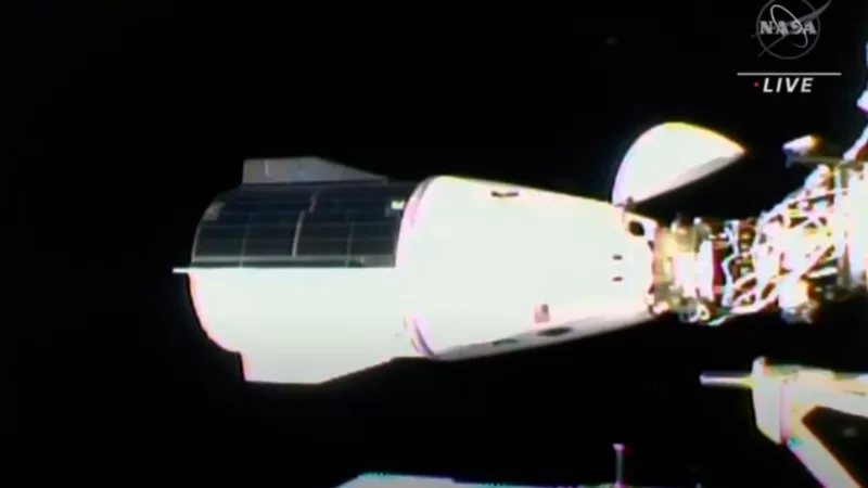 İlk Türk astronotu da taşıyan kapsül Uluslararası Uzay İstasyonu'na ulaştı