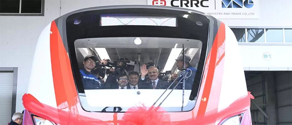 İstanbul Havalimanı Metrosu'nun sürücüsüz yerli tren seti raylara çıkmaya hazır