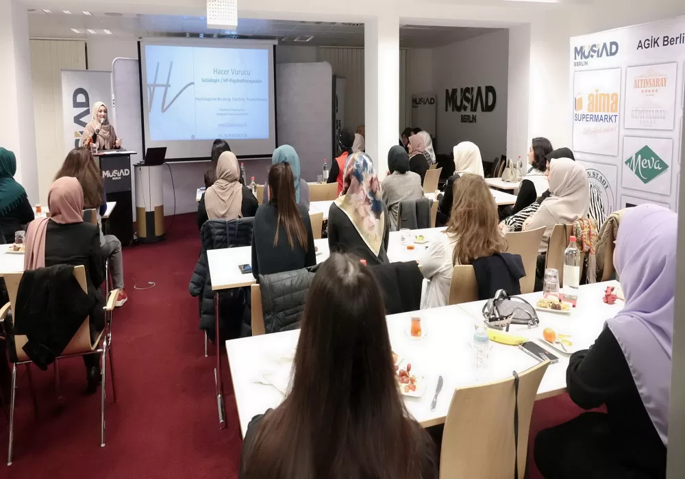 MÜSİAD Kadın Berlin`den ‘Toplumda, Özelde ve İş Hayatında Kadın’ konulu seminer
